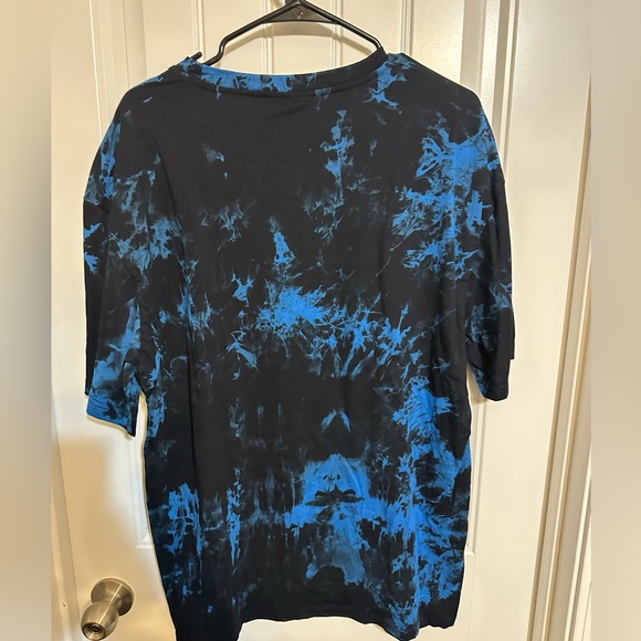 Graphic Shirt - Picture 2 of 2